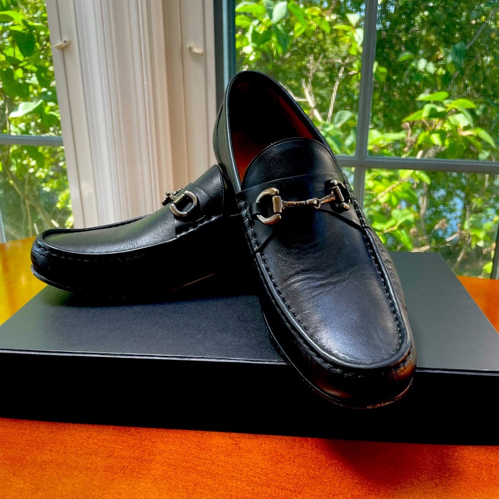 Beckett Simonon black horsebit loafer, size 9D